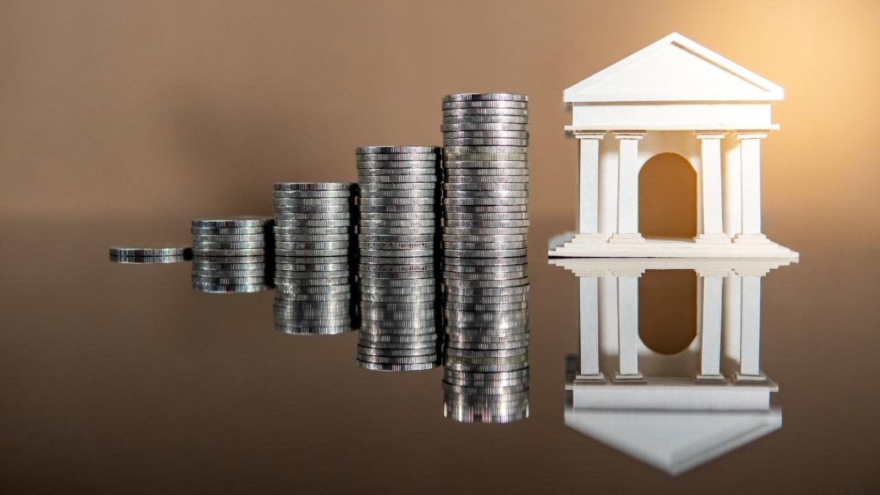 Difference Between Note on Note Financing and a Bank Loan Difference Between Note on Note Financing and a Bank Loan
