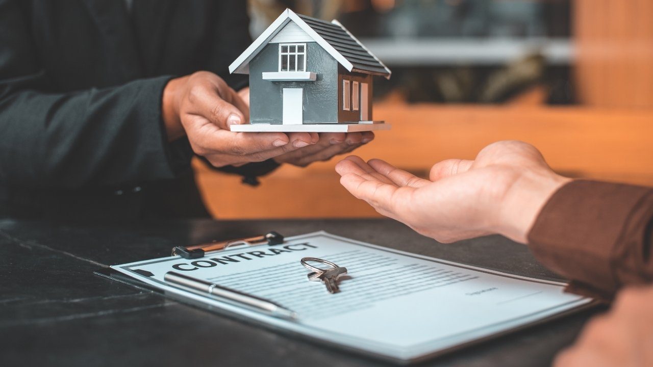 What Do You Need to Qualify for a Foreclosure Bailout Loan? What Do You Need to Qualify for a Foreclosure Bailout Loan?