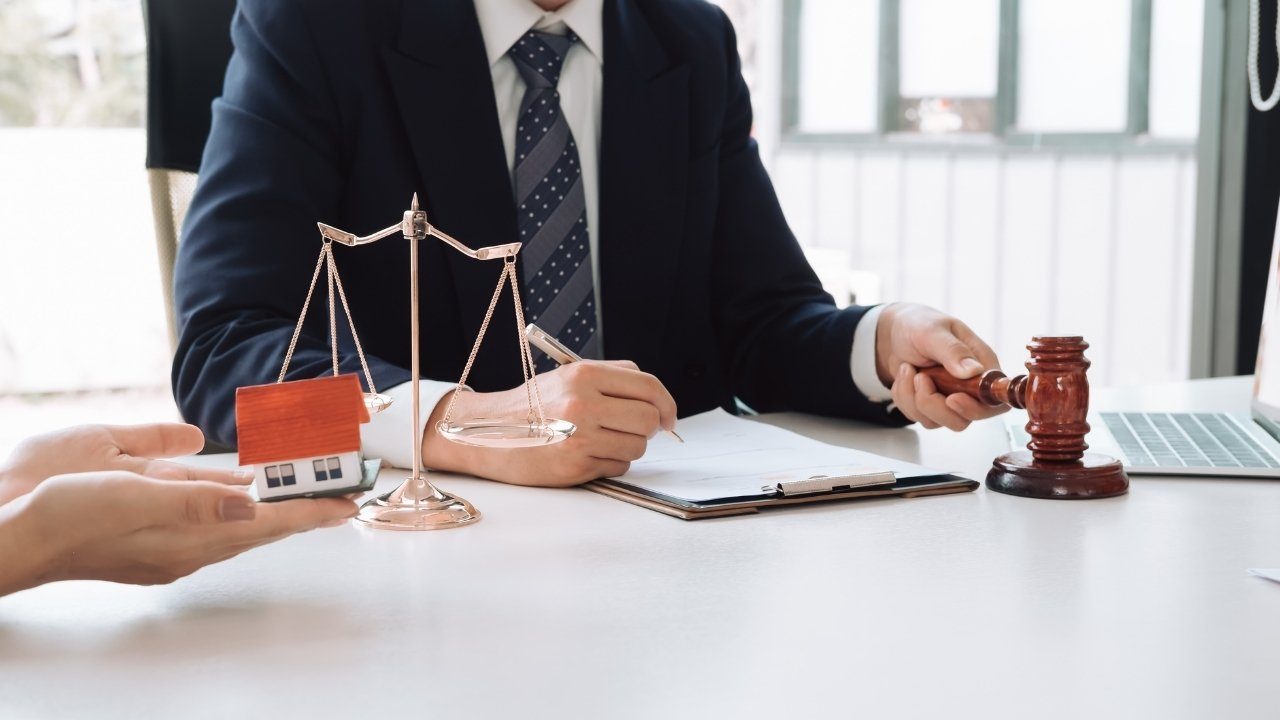 What Should Florida Commercial Property Owners Know About Foreclosure? What Should Florida Commercial Property Owners Know About Foreclosure?