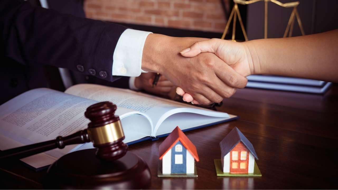 Does Florida Foreclosure Law Change the Timing? - Bridge Loan vs Foreclosure Bailout Loan Does Florida Foreclosure Law Change the Timing? - Bridge Loan vs Foreclosure Bailout Loan